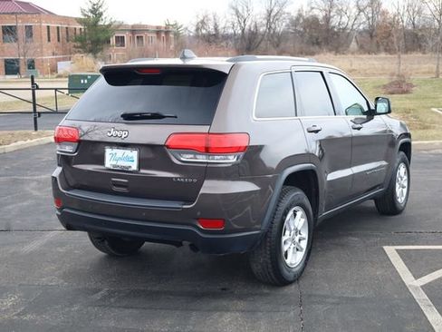 Used 2019 Jeep Grand Cherokee Laredo image 4