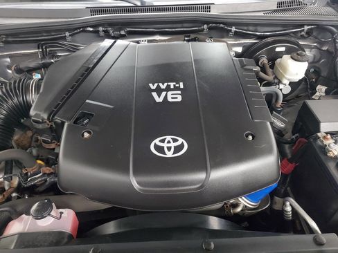 Used 2014 Toyota Tacoma 4x4 Access Cab V6 w/ SR5 Package image 4