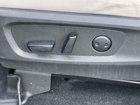 Used 2022 Nissan Pathfinder SV AWD/4WD image 18