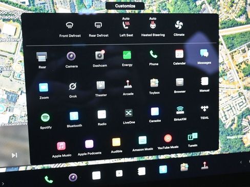 Used 2024 Tesla Model X image 18