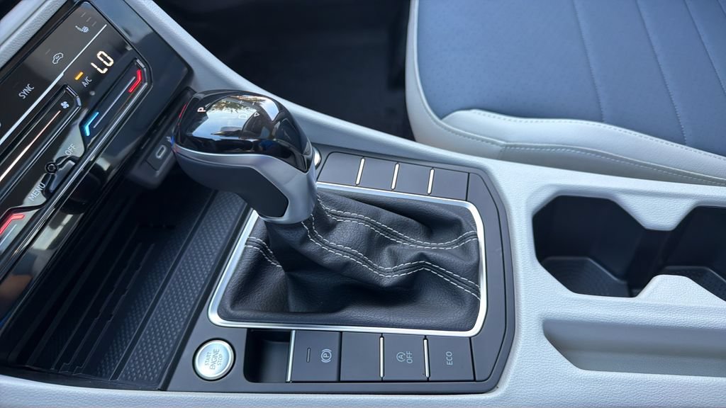 New 2027 Volkswagen Jetta SE FWD image 14