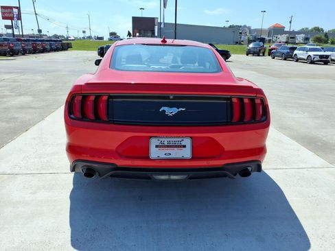 Used 2022 Ford Mustang Premium RWD image 4