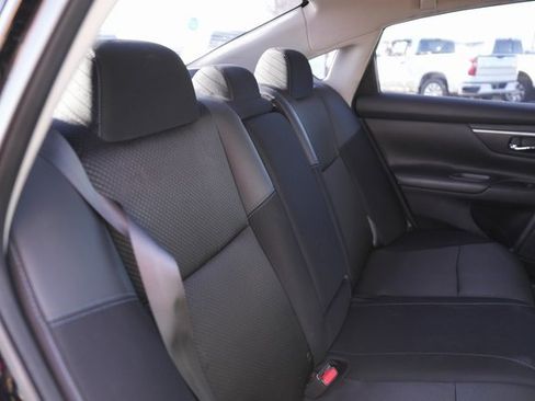 Used 2018 Nissan Altima 2.5 SR w/ Interior Lighting Package image 16