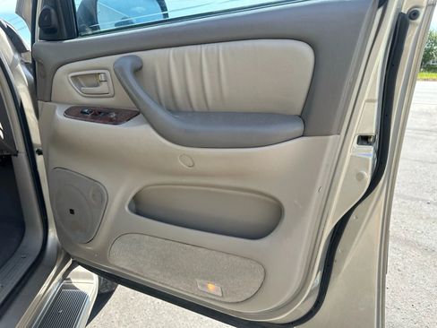 Used 2005 Toyota Sequoia Limited image 11