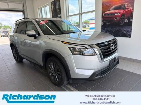 Used 2025 Nissan Pathfinder SV AWD/4WD image 1