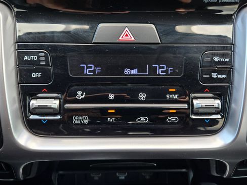 Used 2022 Kia Sorento S FWD image 29