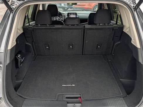 Used 2024 Nissan Rogue SV image 24