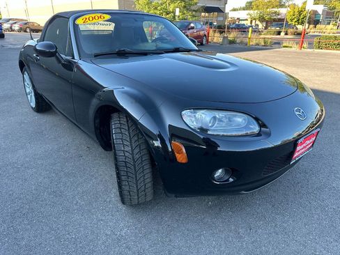 Used 2006 MAZDA MX-5 Miata Sport image 25