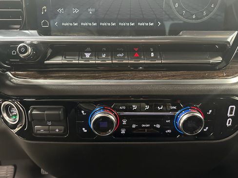 Used 2024 GMC Sierra 3500 SLE w/ SLE Value Package image 27