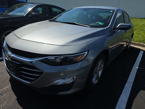 Used 2024 Chevrolet Malibu LS FWD image 2