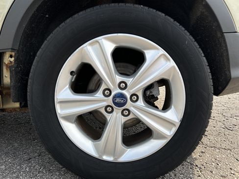 Used 2013 Ford Escape SE FWD image 18