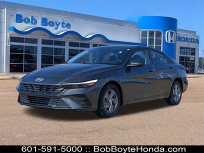 Used 2024 Hyundai Elantra SE