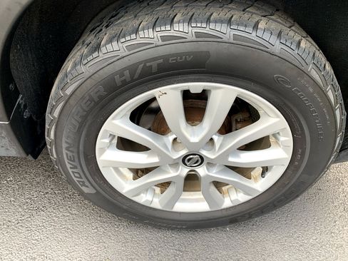 Used 2018 Nissan Rogue SV w/ Sun & Sound Touring Package image 30