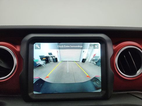 Used 2022 Jeep Gladiator Rubicon w/ Cold Weather Group image 7