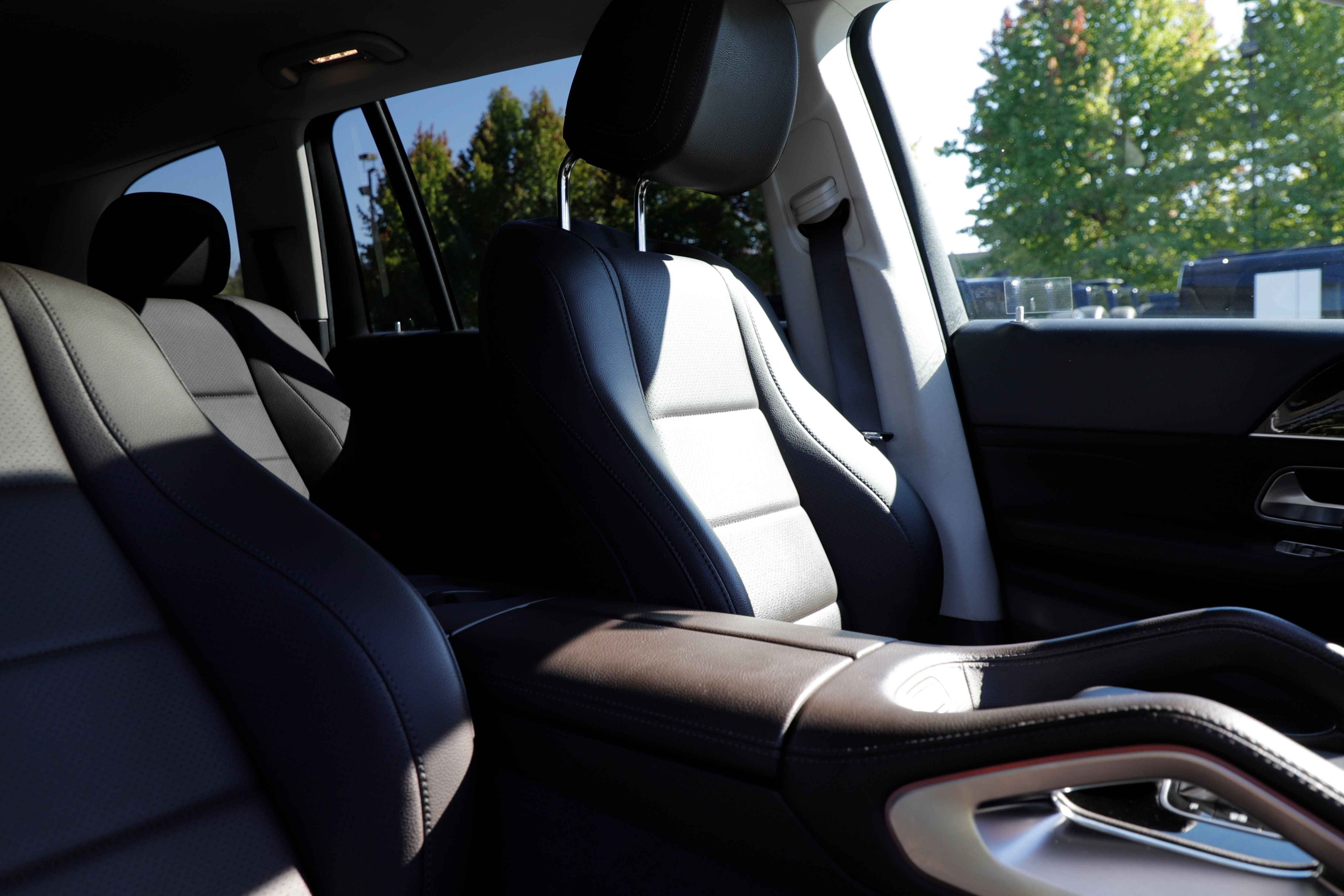 Used 2020 Mercedes-Benz GLS 450 4MATIC image 11
