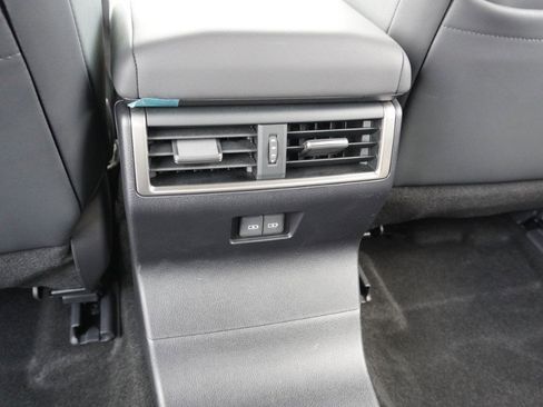 Used 2024 Lexus GX 550 image 34