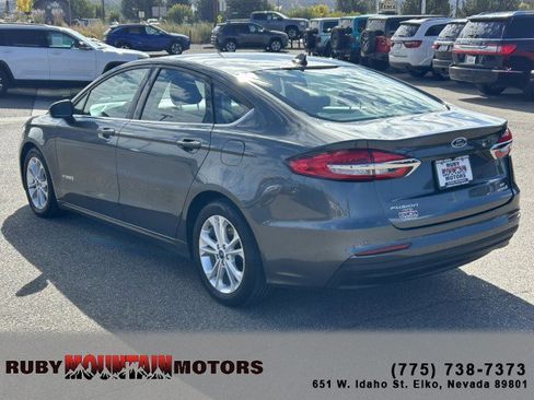 Used 2019 Ford Fusion SE image 5