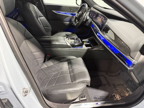 Used 2023 BMW 760i xDrive AWD/4WD image 58