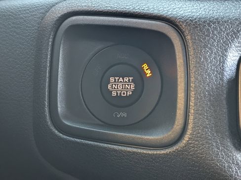 Used 2025 Jeep Wrangler Willys image 31