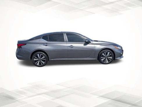 Used 2022 Nissan Altima 2.5 SV image 3