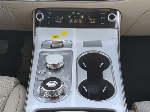 New 2026 Genesis GV70 2.5T Select image 17