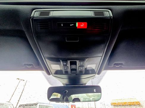 Used 2025 Volkswagen Jetta GLI Autobahn image 22