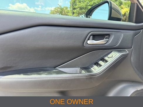 Used 2025 Nissan Rogue SV FWD image 3