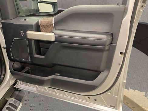 Used 2017 Ford F250 Lariat w/ Chrome Package image 20