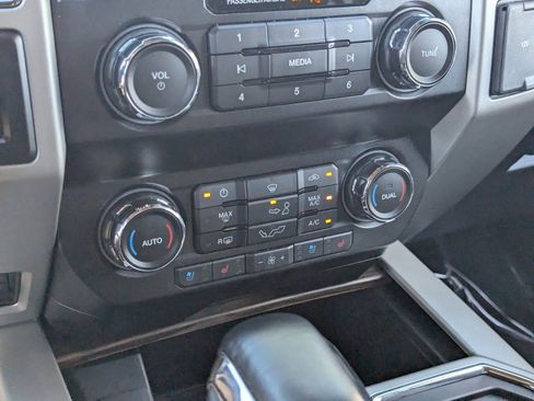 Used 2020 Ford F150 Lariat w/ FX4 Off-Road Package image 24