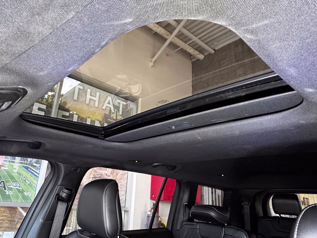 Used 2024 Jeep Grand Cherokee L Altitude AWD/4WD image 39