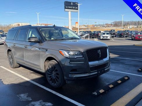 Used 2022 Lincoln Navigator L Black Label image 1