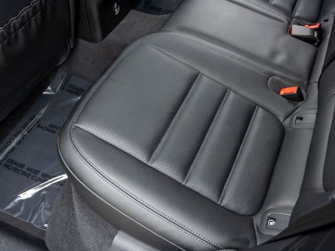 Used 2025 Porsche Macan S image 40