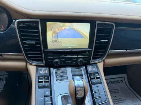 Used 2014 Porsche Panamera RWD image 32