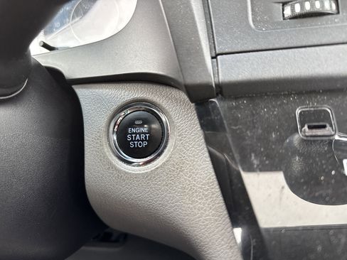 Certified 2017 Toyota Sienna XLE image 18