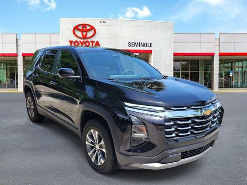 Used 2026 Chevrolet Equinox LT FWD image 2