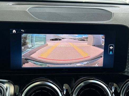 New 2025 Mercedes-Benz GLB 250 image 15