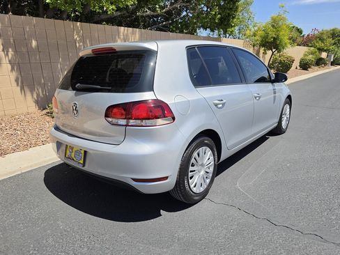 Used 2012 Volkswagen Golf 4-Door image 3