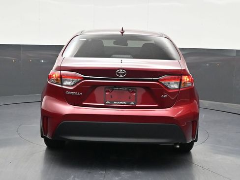 Used 2025 Toyota Corolla LE FWD image 4