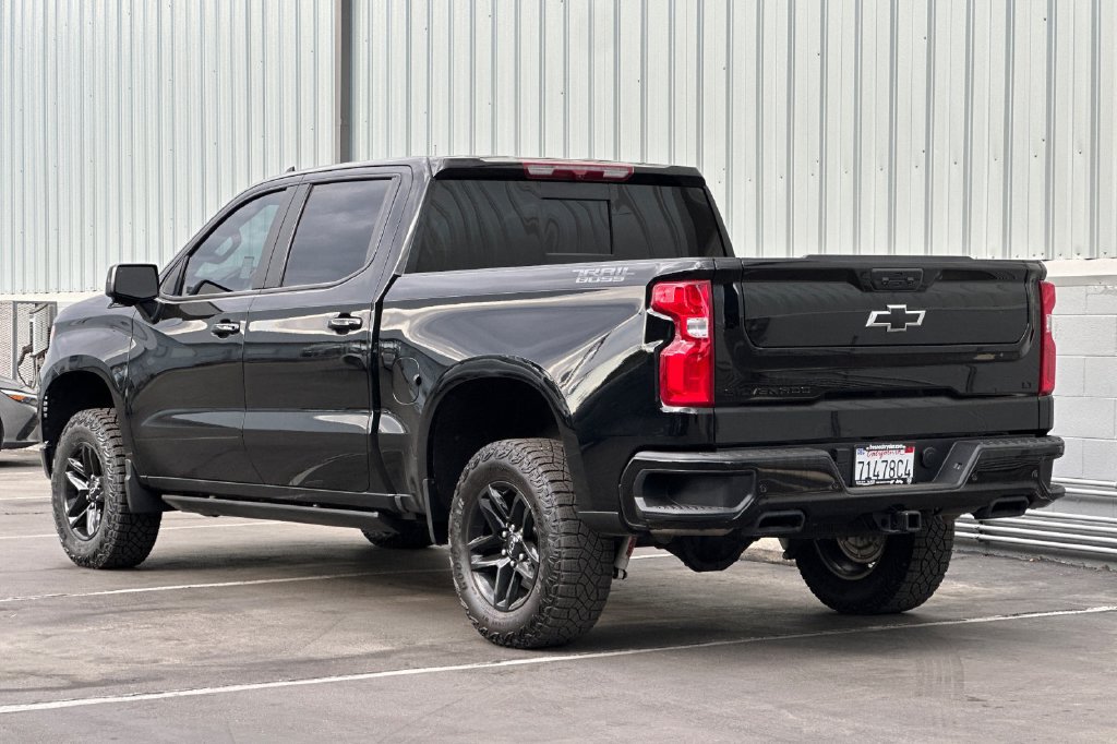 Used 2025 Chevrolet Silverado 1500 LT Trail Boss w/ LT Trail Boss Premium Package AWD/4WD image 6