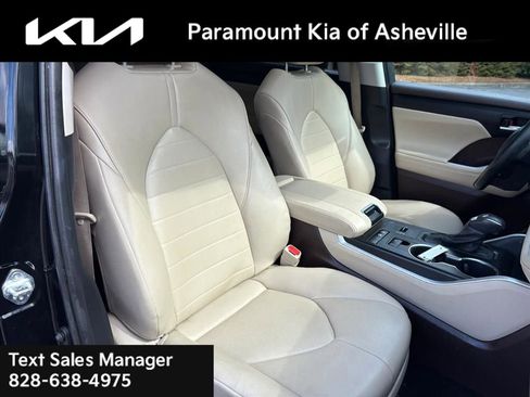 Used 2021 Toyota Highlander XLE image 20