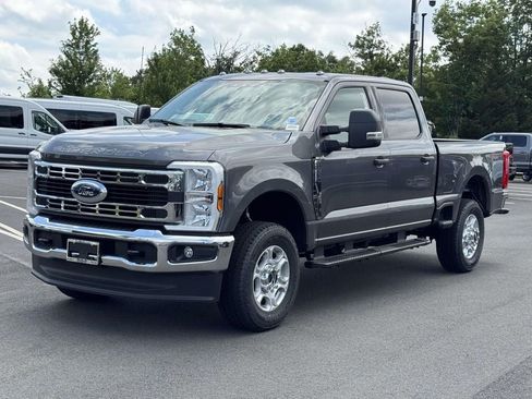 New 2026 Ford F250 XLT w/ FX4 Off-Road Package AWD/4WD image 6