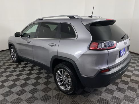 Used 2019 Jeep Cherokee Latitude Plus FWD image 8