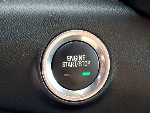 Used 2024 GMC Terrain SLT image 22