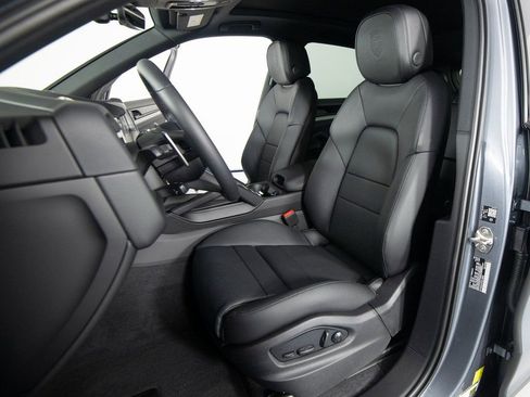 New 2026 Porsche Cayenne E-Hybrid image 5