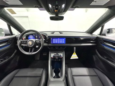 Certified 2025 Porsche Macan Electric image 22
