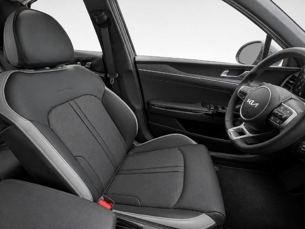 Certified 2025 Kia K5 GT-Line AWD/4WD image 18