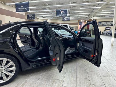 Used 2017 Audi A8 L 3.0T w/ Executive Package image 11