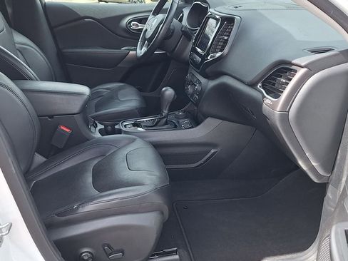 Used 2021 Jeep Cherokee Limited image 25