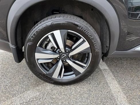 Used 2023 Nissan Rogue SL AWD/4WD image 14
