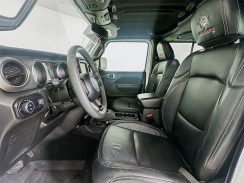 Used 2023 Jeep Gladiator Sport image 11